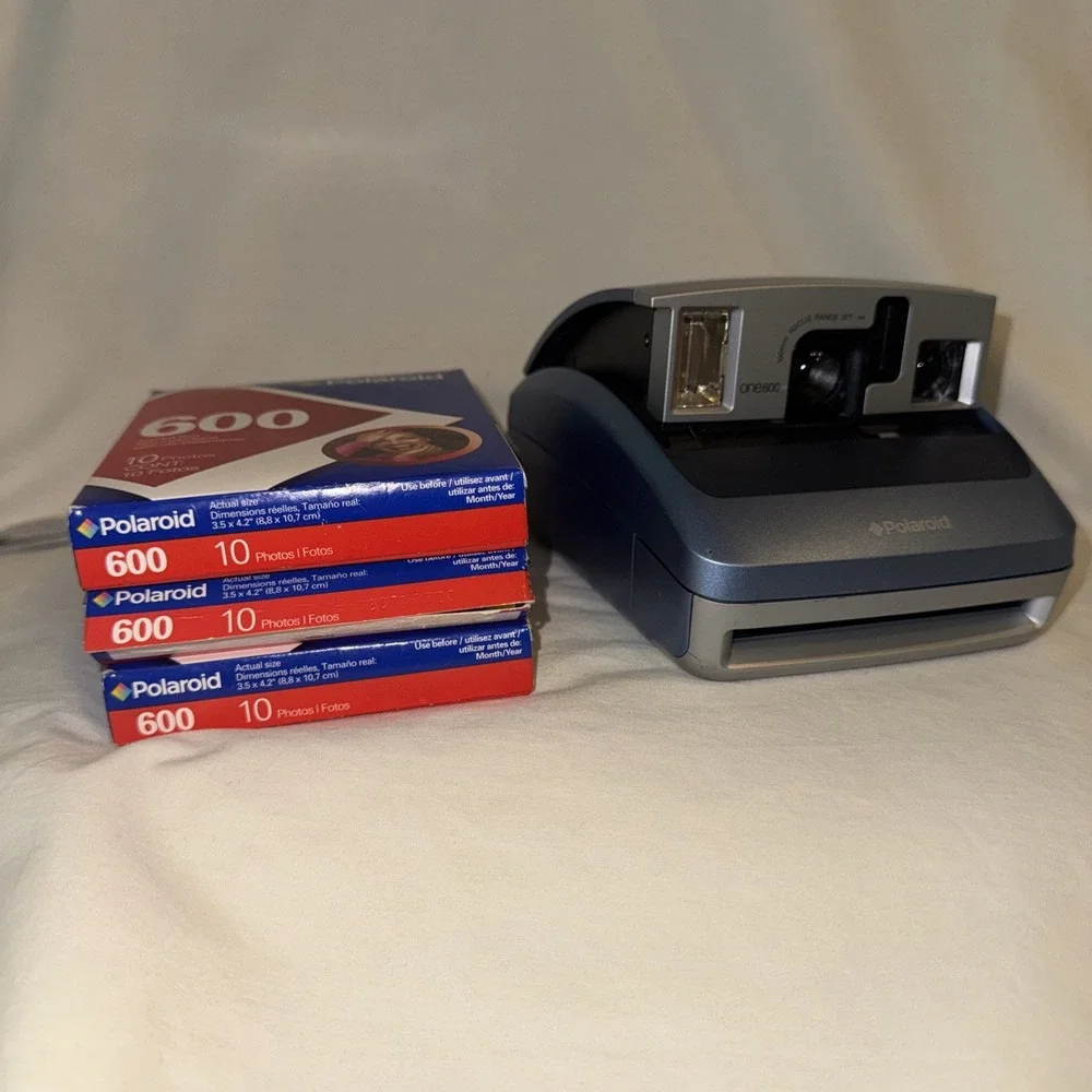 (3) Polaroid 600 - Color instant film Expired 2009 Polaroid One600 Camera Tested
